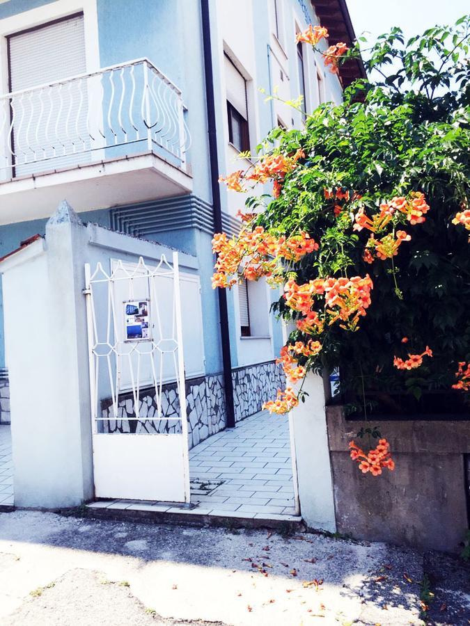 Casa Regina Apartment เดเซนซาโนเดลการ์ดา ภายนอก รูปภาพ