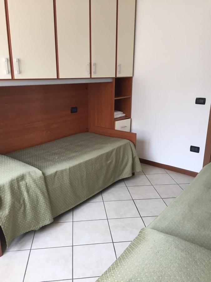 Casa Regina Apartment เดเซนซาโนเดลการ์ดา ภายนอก รูปภาพ