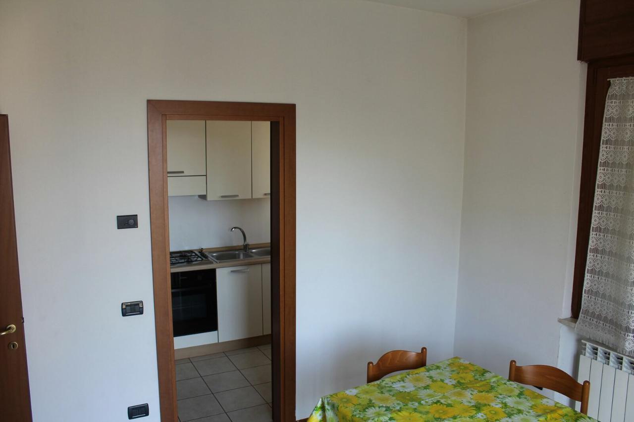 Casa Regina Apartment เดเซนซาโนเดลการ์ดา ภายนอก รูปภาพ