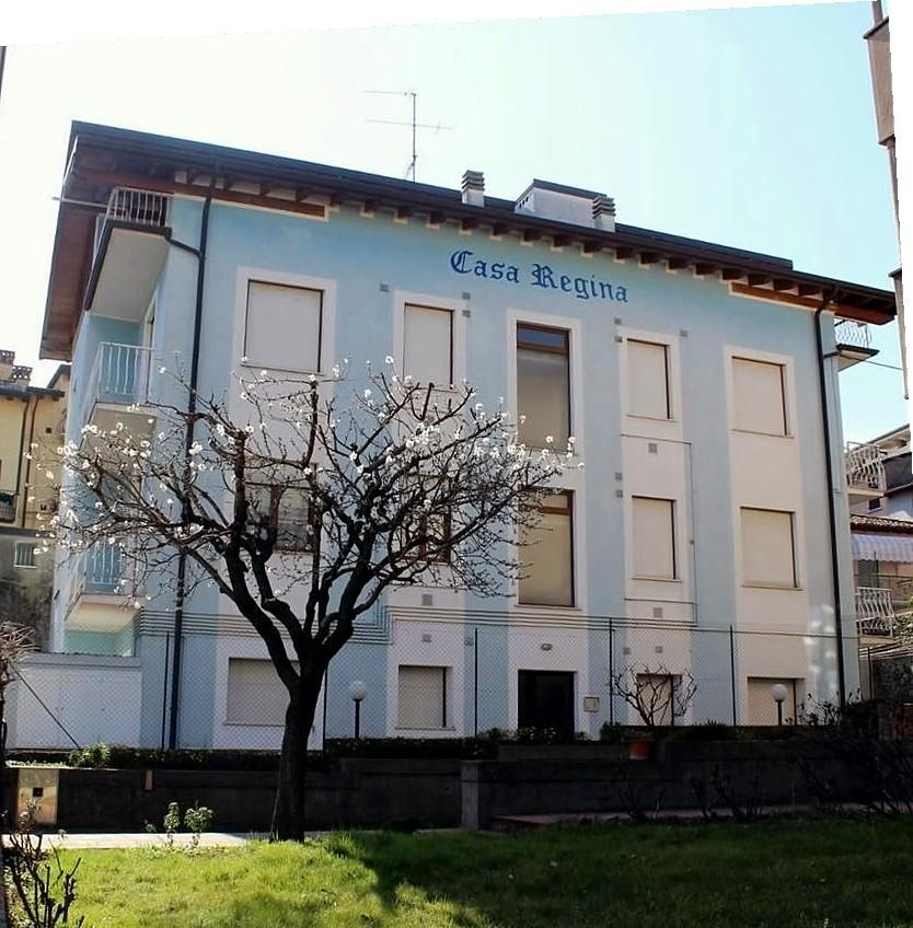 Casa Regina Apartment เดเซนซาโนเดลการ์ดา ภายนอก รูปภาพ